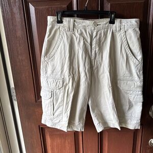 Unionbay Cargo Shorts Men's Zip Fly 100% Cotton Khaki  Size 36 Inseam 11